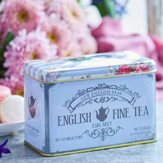 Take advantage of a calming cuppa with our Vintage Floral tin of 40 Earl Grey teabags. Bergamot-laced, this quintessentially British tea is comfort in a cup – perfect for winding down at the end of a stressful day. Boil fresh water 'til 100C and st