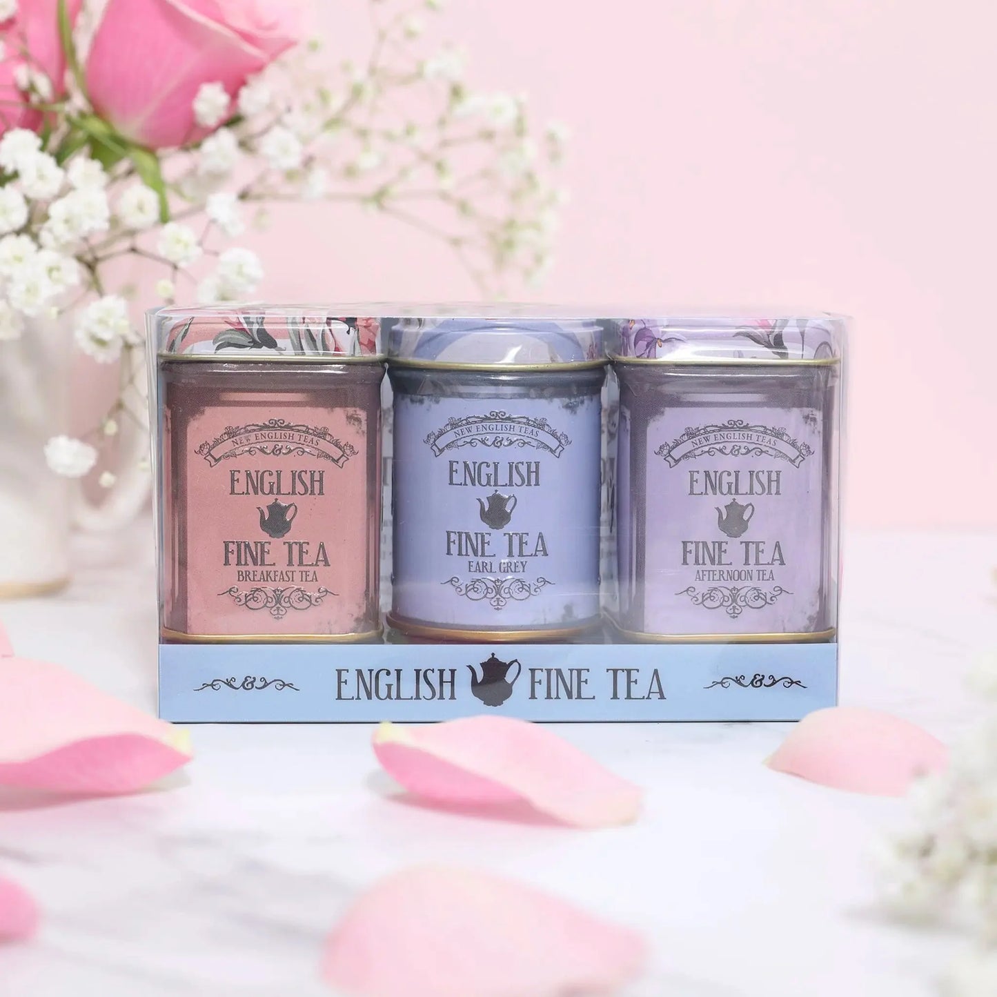 Capturing classic English floral designs in beautiful mini tins, our Floral range packs a range of our sumptuous loose-leaf black teas. Indulge in a cup of characteristically rich, smooth, and delectable English Breakfast Tea, English Afternoon Tea,