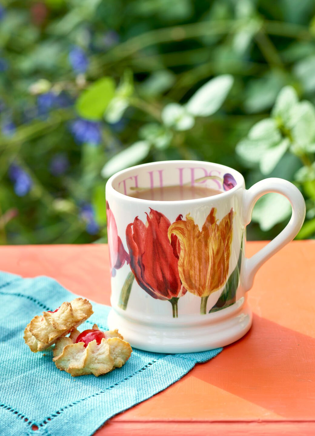 Emma Bridgewater Flowers Tulips 1/2 Pint Mug Unique Handmade & Handpainted English Earthenware Tea/Coffee Mug