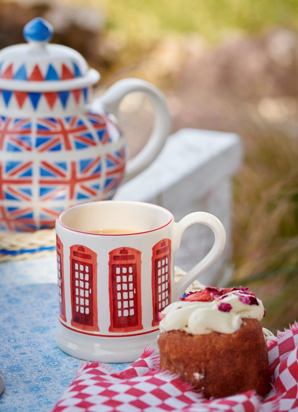 Telephone Box 1/2 Pint Mug Unique Handmade & Handpainted English Earthenware Tea/Coffee Mug Emma Bridgewater