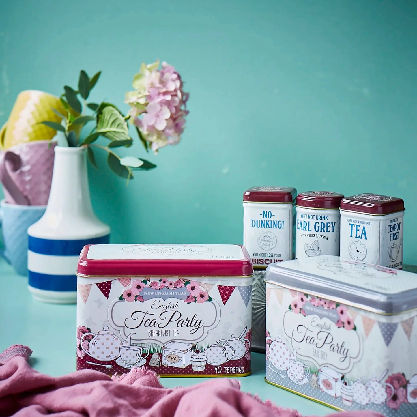 A gift bundle of some of our vintage cottage-core retro-inspired tea tins, perfectly paired to look super cool on the sideboard, and taste even better when brewed. Includes a variety of blends including English Breakfast, English Afternoon & Earl Gre