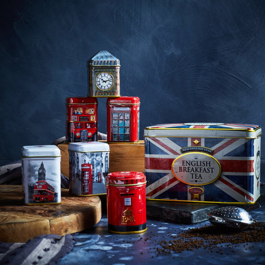 Immerse yourself in the history and culture of Britain with our Best of British Tea Tin Bundle. This luxurious gift contains six miniature novelty tins of loose-leaf black tea, inspired by iconic British landmarks, accompanied by our best-selling Uni