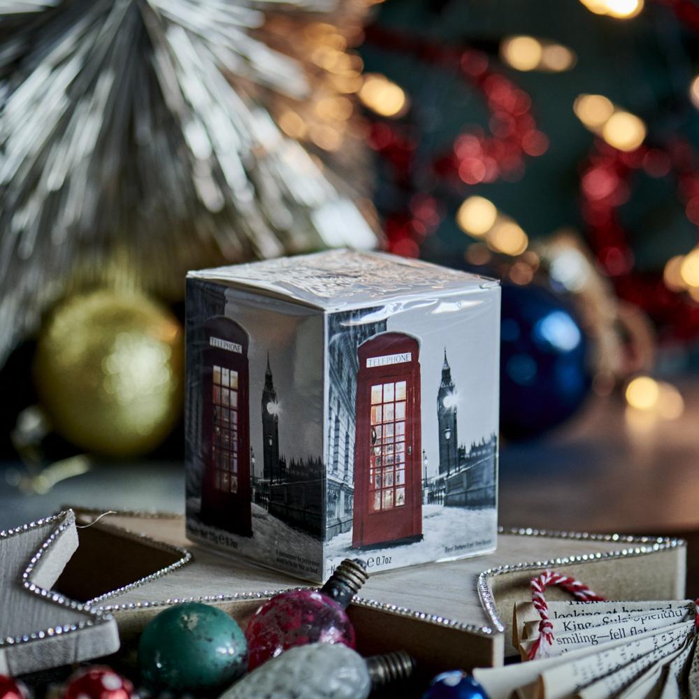 A lovely traditional Red Phone Box in the snow teabag box. The perfect stocking filler. Teabag box contains: 10 individually wrapped English Breakfast teabags Infusion Tips: Boil fresh water to 100C and pour over the teabag. Leave the teabag to infus