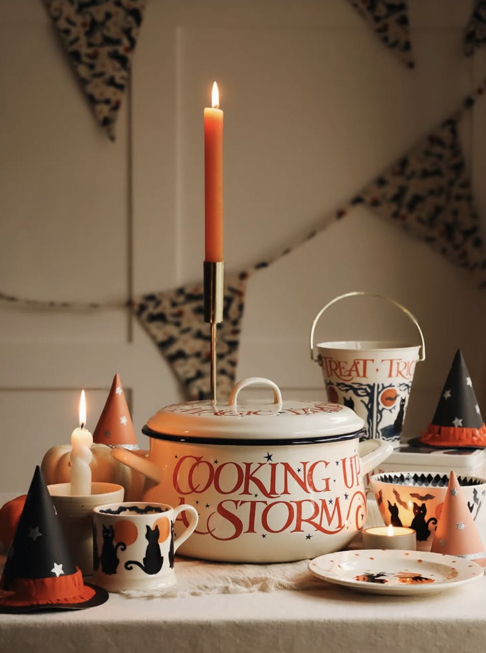 Emma Bridgewater Why rely on pot luck when you can own a very durable Halloween Toast Large Enamel Cooking Pot? Made of sturdy porcelain enamel, with two handy handles, your lidded cooking pot will last for many autumn family feastings and Halloween parties