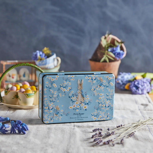 Our officially licensed Classic Peter's Daisies tea tins are highly collectable, and a fresh addition to our World of Beatrix Potter range. The selection tin includes 72 fine English teabags including English Breakfast, English Afternoon and Earl Gre