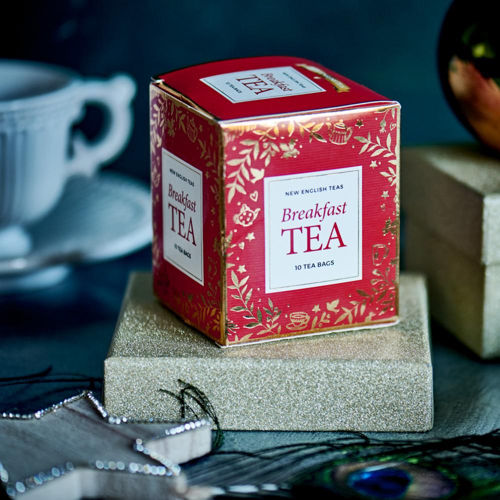 Our Christmas themed box of 10 Breakfast teabags makes a great stocking filler. Each box contains 10 Breakfast teabags Breakfast tea is a traditional English black tea, full-bodied & aromatic, best served with a splash of milk. Red Christmas Teabag B