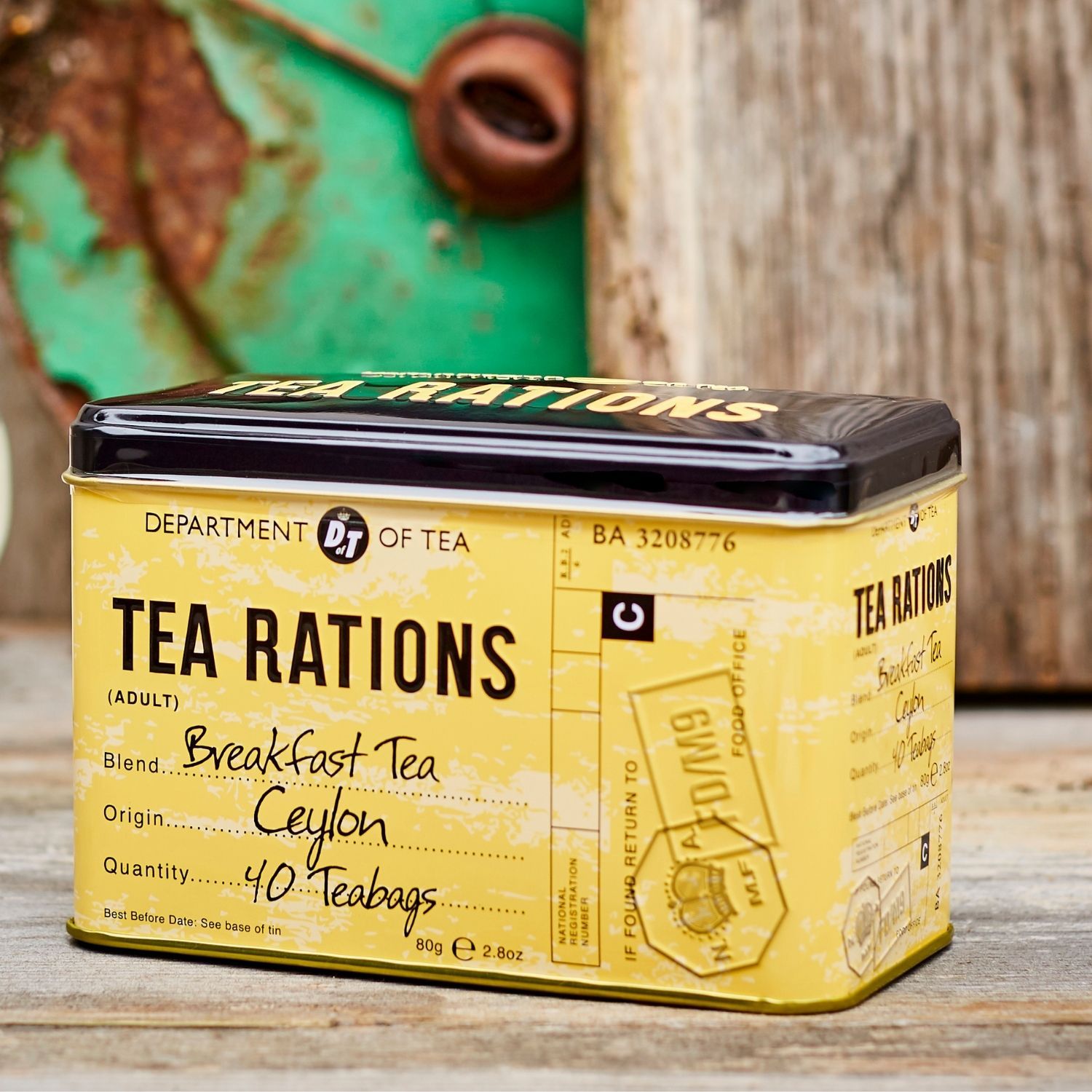 Our vintage style Tea Rations tea tin contains 40 of our best-selling English Breakfast teabags. A great tea tin gift for collectors of wartime memorabilia. English Breakfast is the national favourite tea a black tea blend often served with milk and 