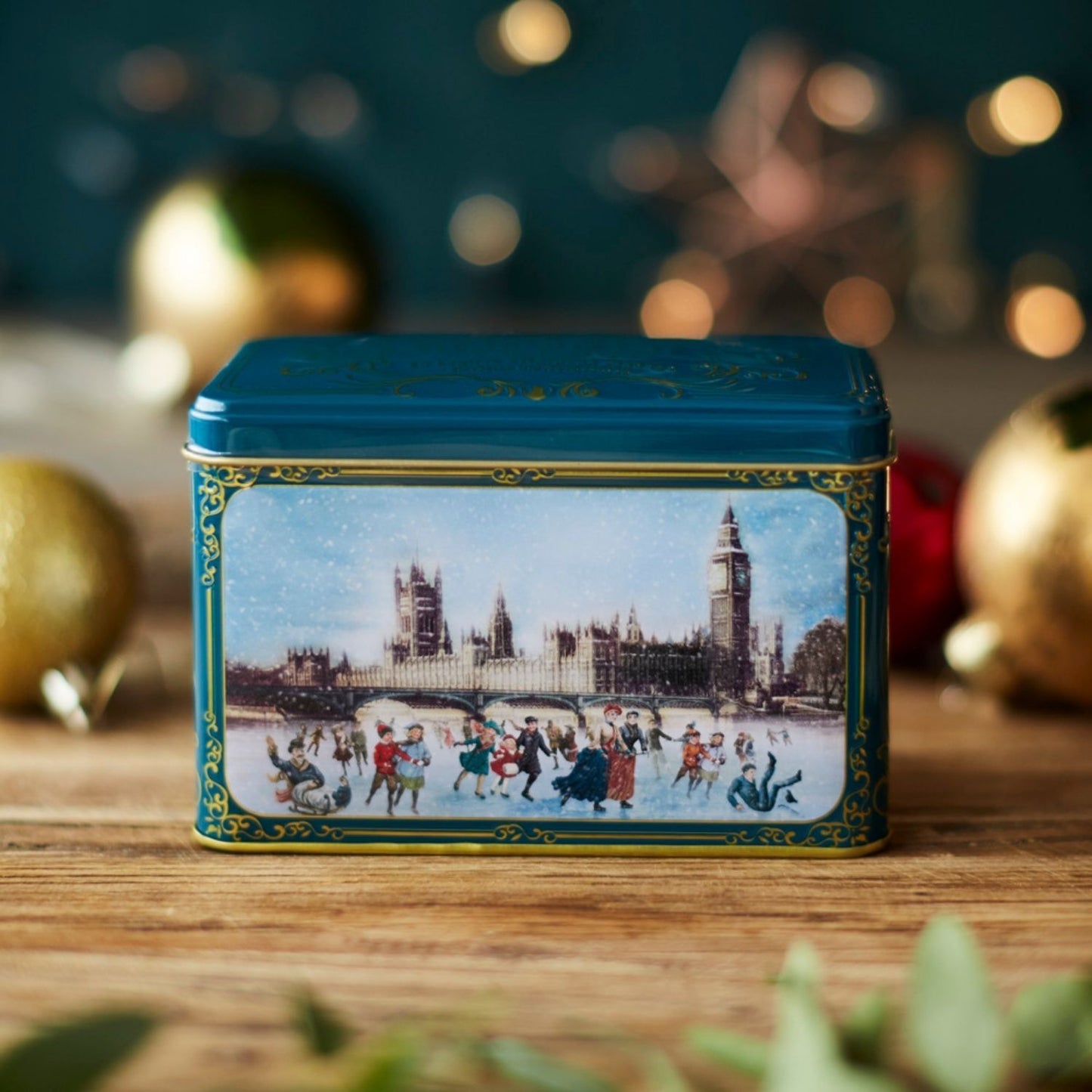 Our Victorian Christmas Skaters tea tin contains 40 English Afternoon teabags, foil-wrapped for freshness. A lovely traditional Christmas gift tin. English Afternoon tea is a medium-bodied, aromatic black tea with a slightly lower caffeine content, s